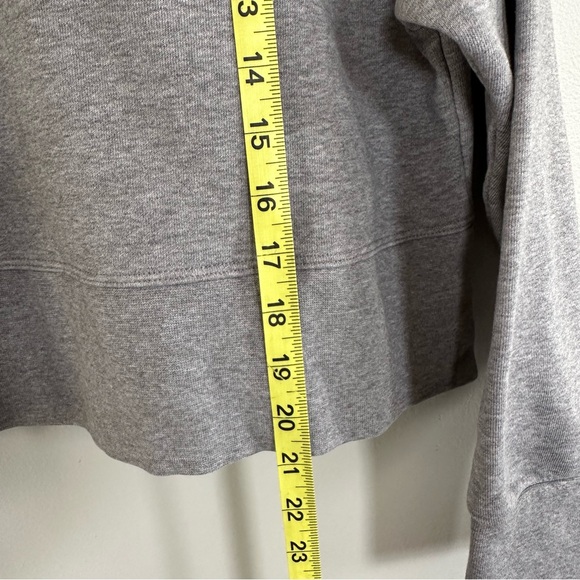 gray crop nike crewneck sweater loose fit size small - Picture 6 of 7